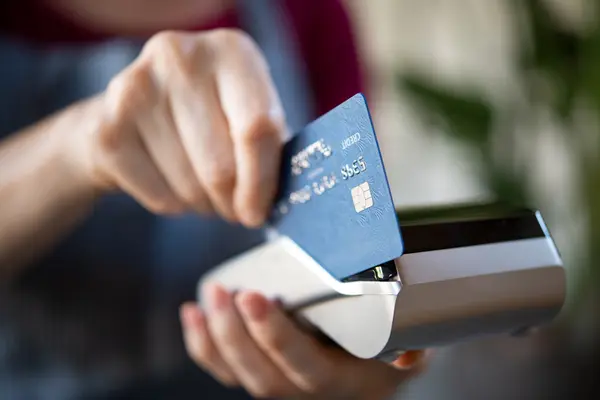 Como-Solicitar-Cartao-de-Credito-Sem-Anuidade.