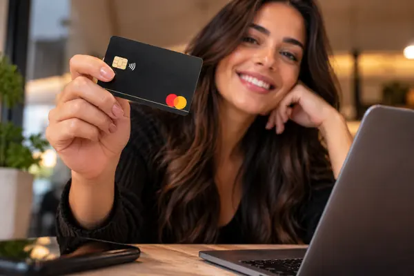Descubra-qual-limite-voce-pode-conseguir-no-CIBC-Dividend-Visa-Infinite-Card.